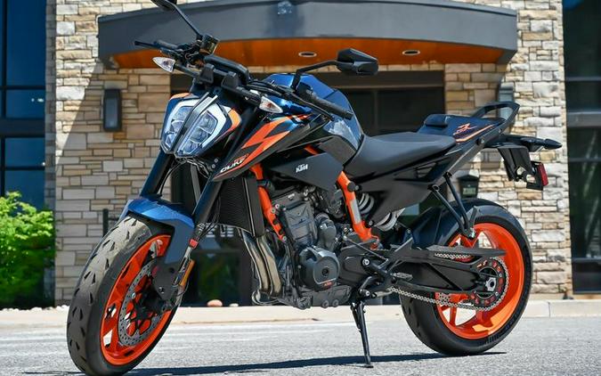 2023 KTM 890 Duke R