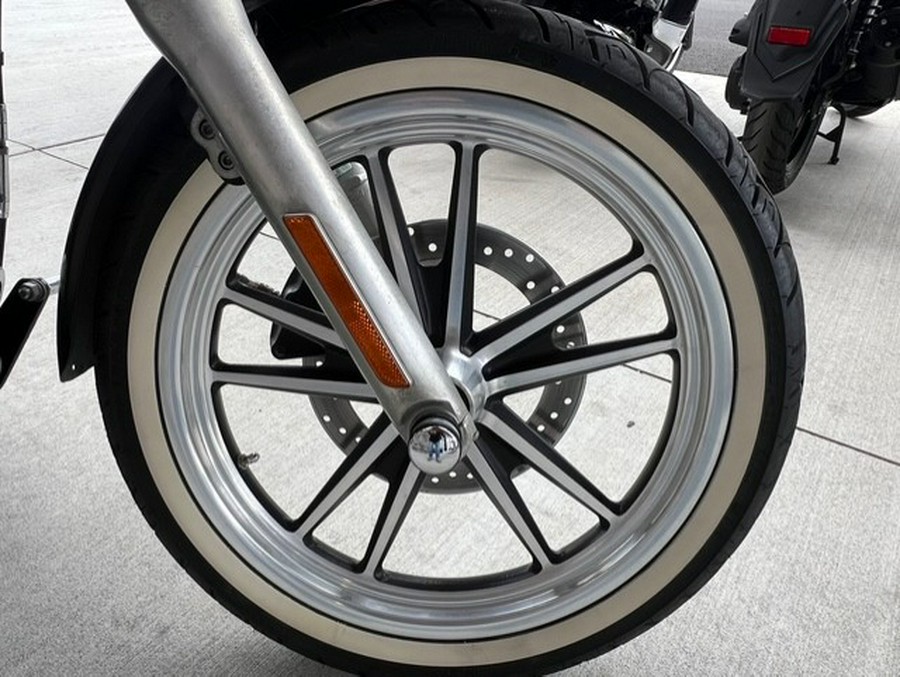 2006 Harley-Davidson® Dyna Glide Low Rider®