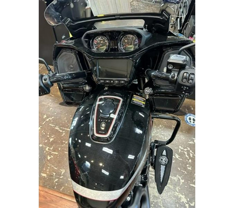 2024 Indian Motorcycle® Challenger® Elite Charcoal Candy/Black Candy