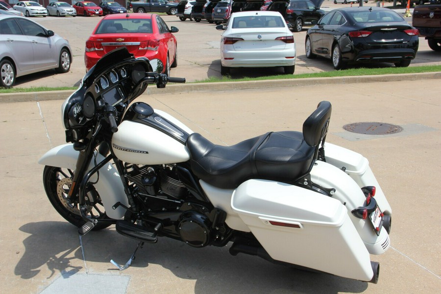 2018 Harley-Davidson Street Glide Special