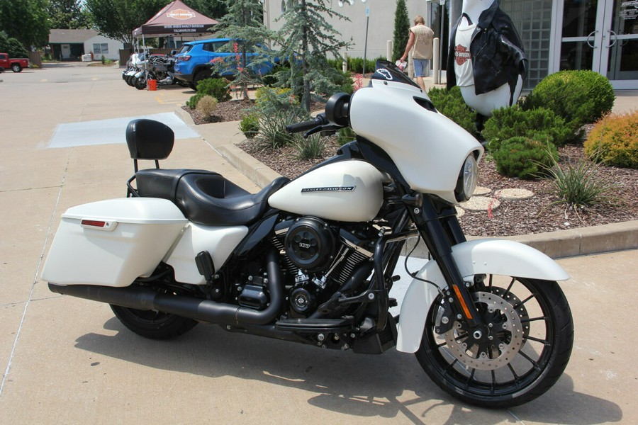 2018 Harley-Davidson Street Glide Special