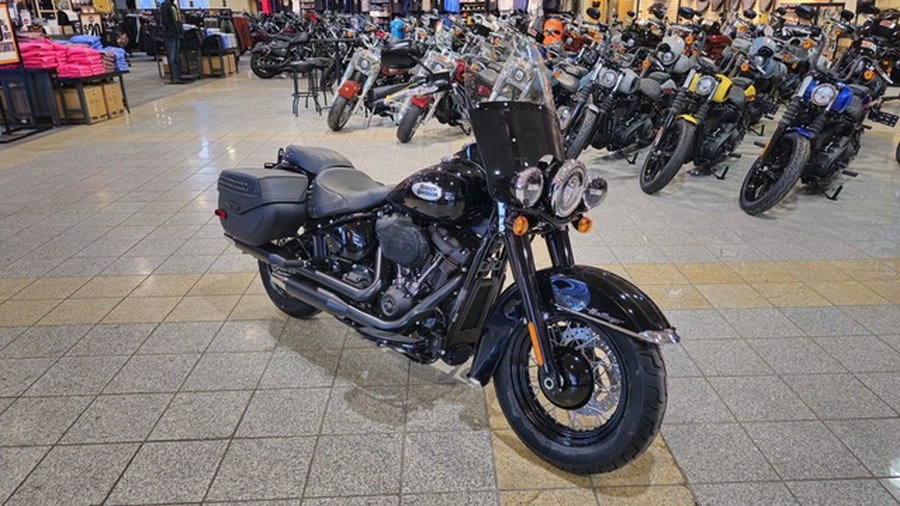 2024 Harley-Davidson Softail FLHCS - Heritage Classic