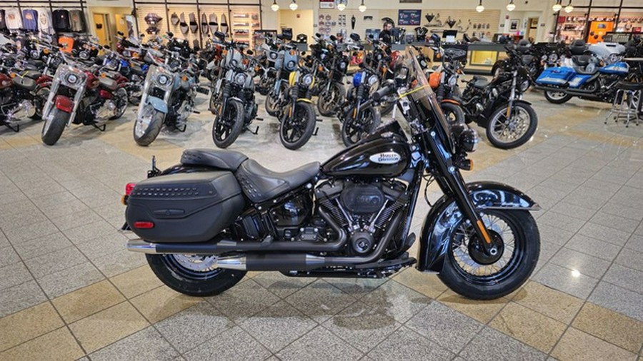 2024 Harley-Davidson Softail FLHCS - Heritage Classic