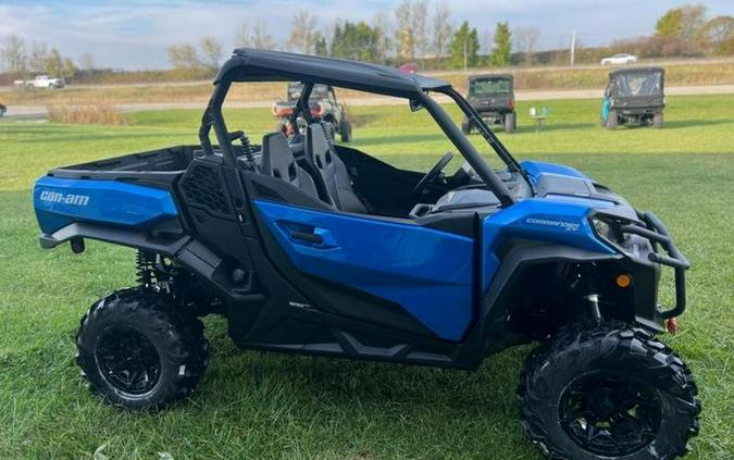 2023 Can-Am® Commander XT 700