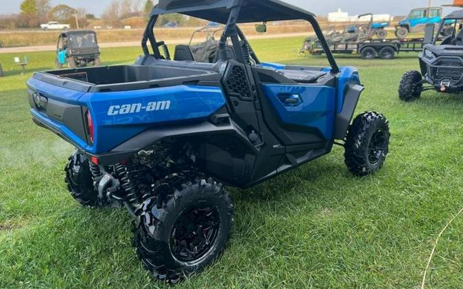 2023 Can-Am® Commander XT 700