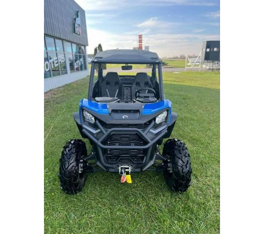 2023 Can-Am® Commander XT 700