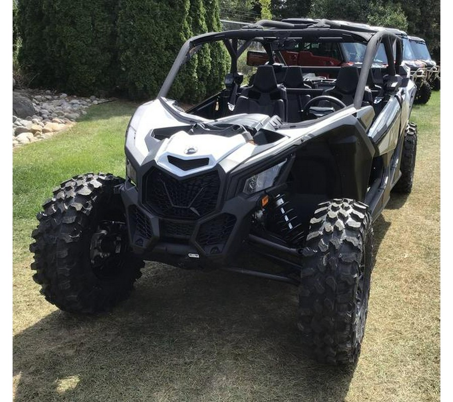 2024 Can-Am® Maverick X3 MAX DS Turbo RR Catalyst Gray