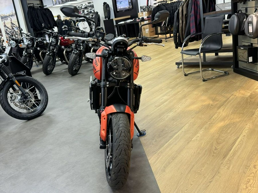 2023 Triumph Trident 660 Matte Baja Orange / Matte Storm Grey