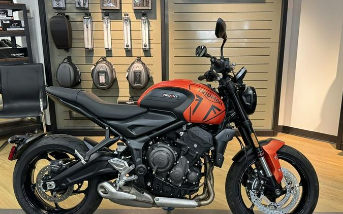 2023 Triumph Trident 660 Matte Baja Orange / Matte Storm Grey