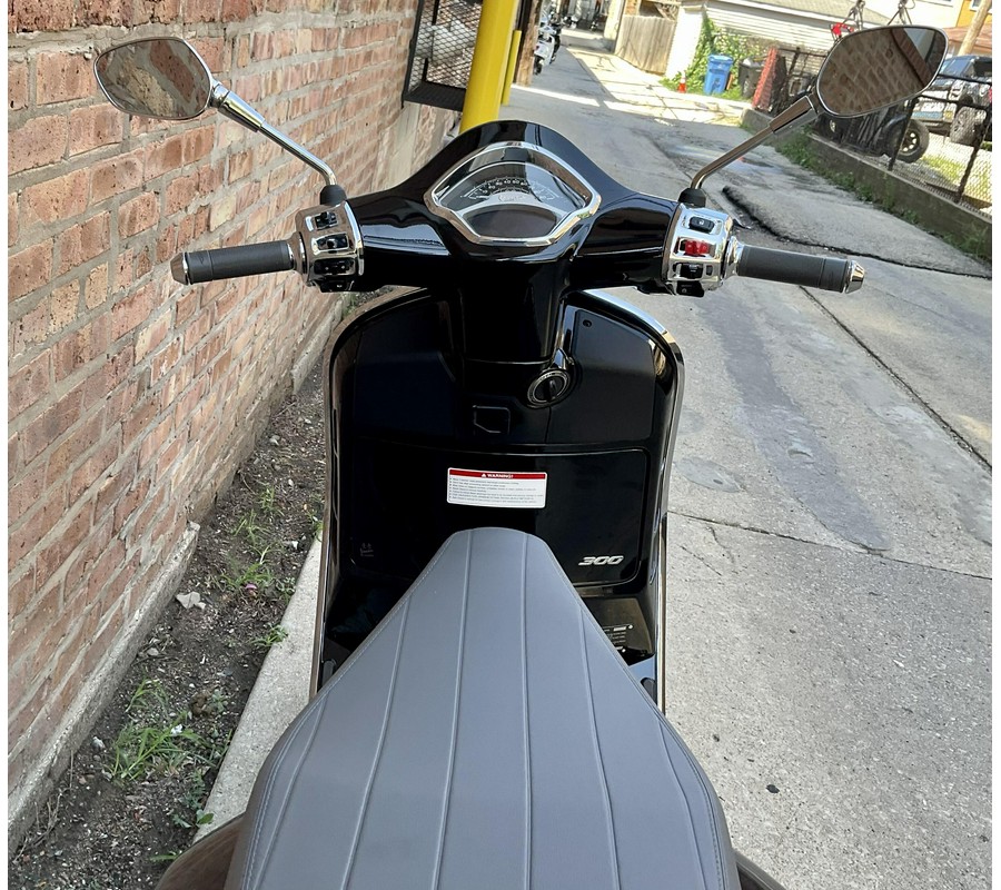 2024 Vespa GTS Super 300