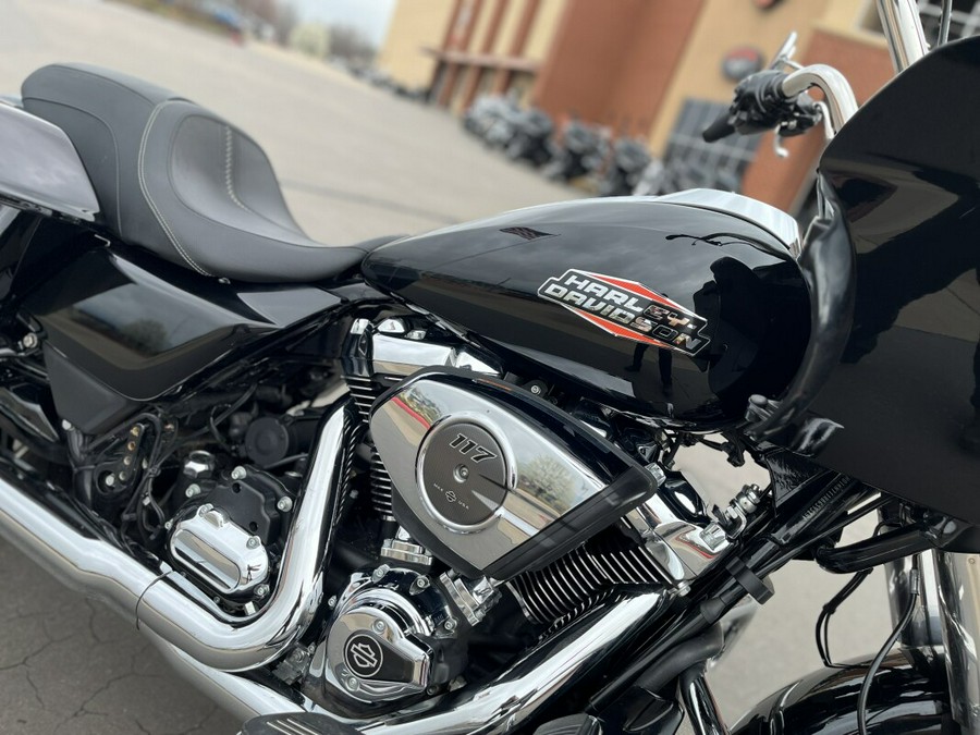 2024 Harley-Davidson® FLTRX Road Glide® Vivid Black 639385