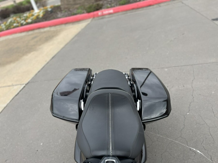 2024 Harley-Davidson® FLTRX Road Glide® Vivid Black 639385