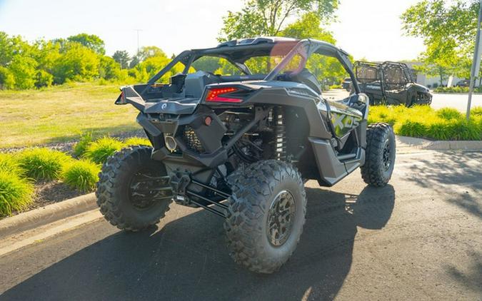 2026 Can-Am Maverick X3 X Ds Turbo RR Triple Black_4.5 In