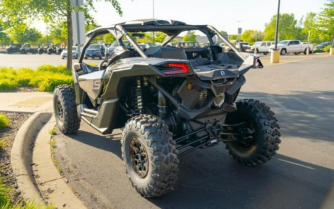 2026 Can-Am Maverick X3 X Ds Turbo RR Triple Black_4.5 In