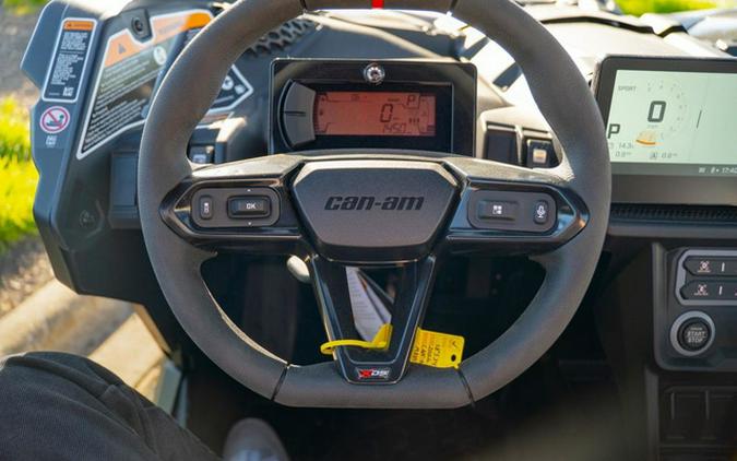 2026 Can-Am Maverick X3 X Ds Turbo RR Triple Black_4.5 In