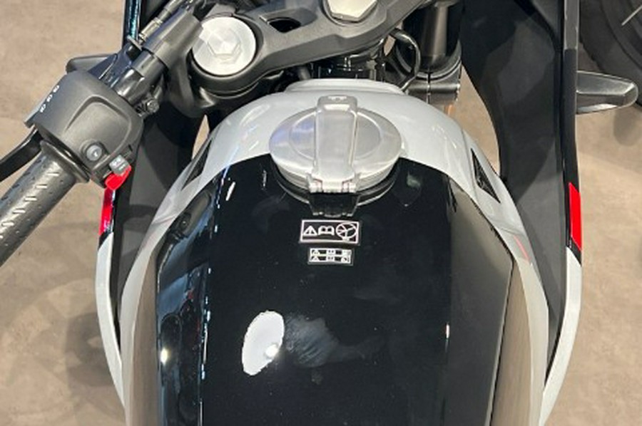 2026 Triumph Thruxton 400
