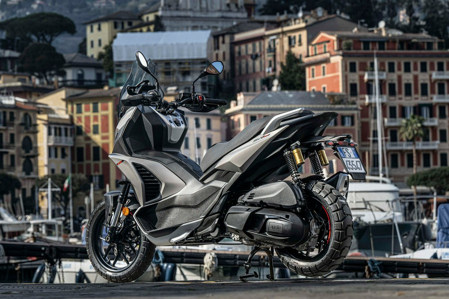 2027 Aprilia SR GT 400