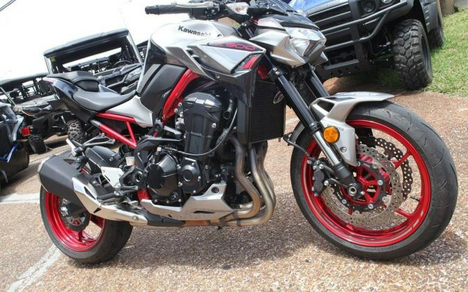 2023 Kawasaki Z900 ABS Metallic Black/Graphite Gray/Flat Black