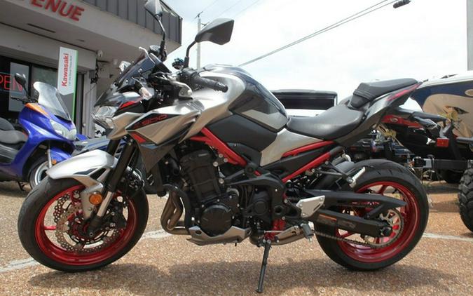 2023 Kawasaki Z900 ABS Metallic Black/Graphite Gray/Flat Black