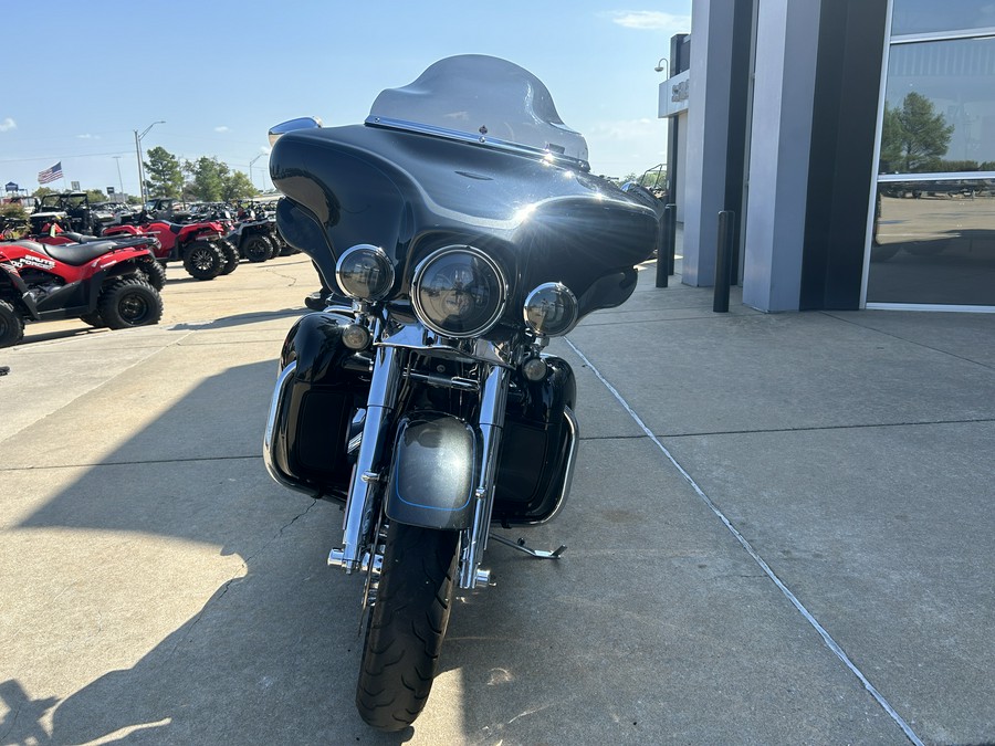 2013 Harley-Davidson® CVO™ Ultra Classic® Electra Glide® 110th Ann. Ed.