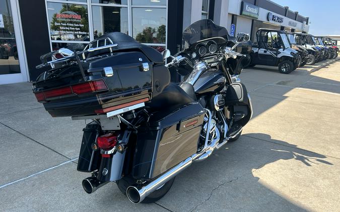 2013 Harley-Davidson® CVO™ Ultra Classic® Electra Glide® 110th Ann. Ed.