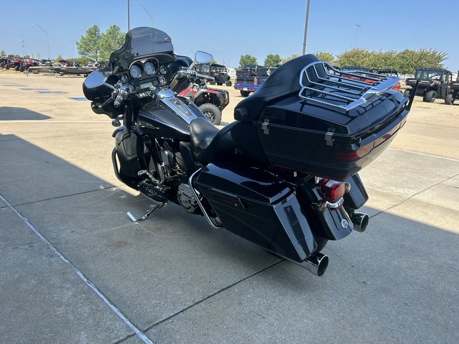 2013 Harley-Davidson® CVO™ Ultra Classic® Electra Glide® 110th Ann. Ed.