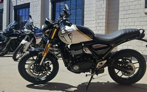 2026 Triumph Speed 400 Pearl Metallic White/Phantom Black Phantom BlackStorm Grey