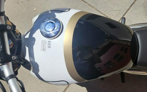 2026 Triumph Speed 400 Pearl Metallic White/Phantom Black Phantom BlackStorm Grey