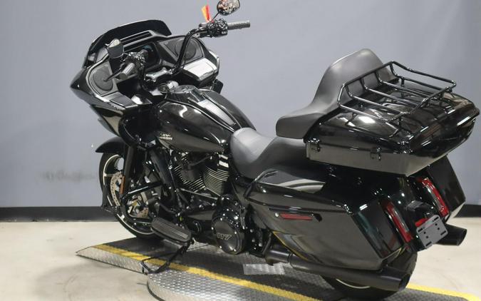 2024 Harley-Davidson® Road Glide® Vivid Black - Black Finish