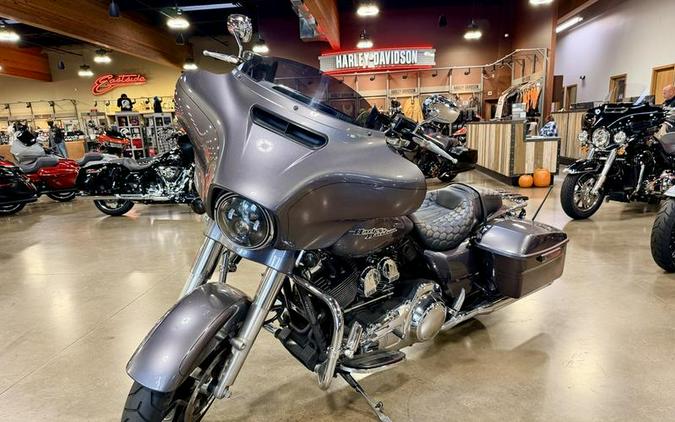 2014 Harley-Davidson® FLHXS - Street Glide® Special
