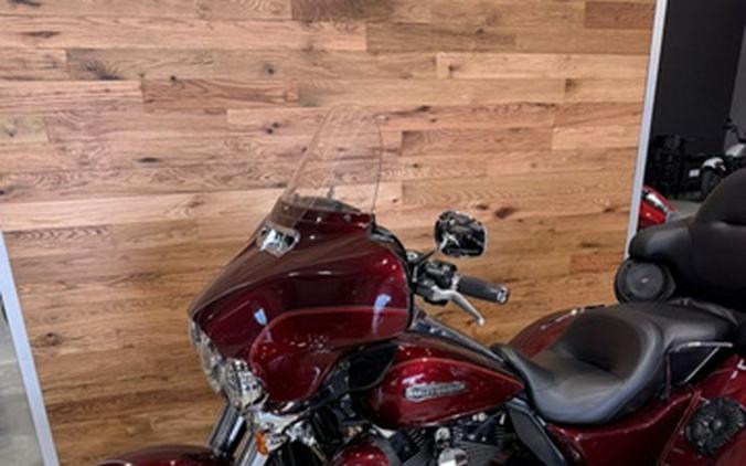 2016 Harley-Davidson Trike FLHTCUTG - Tri Glide Ultra
