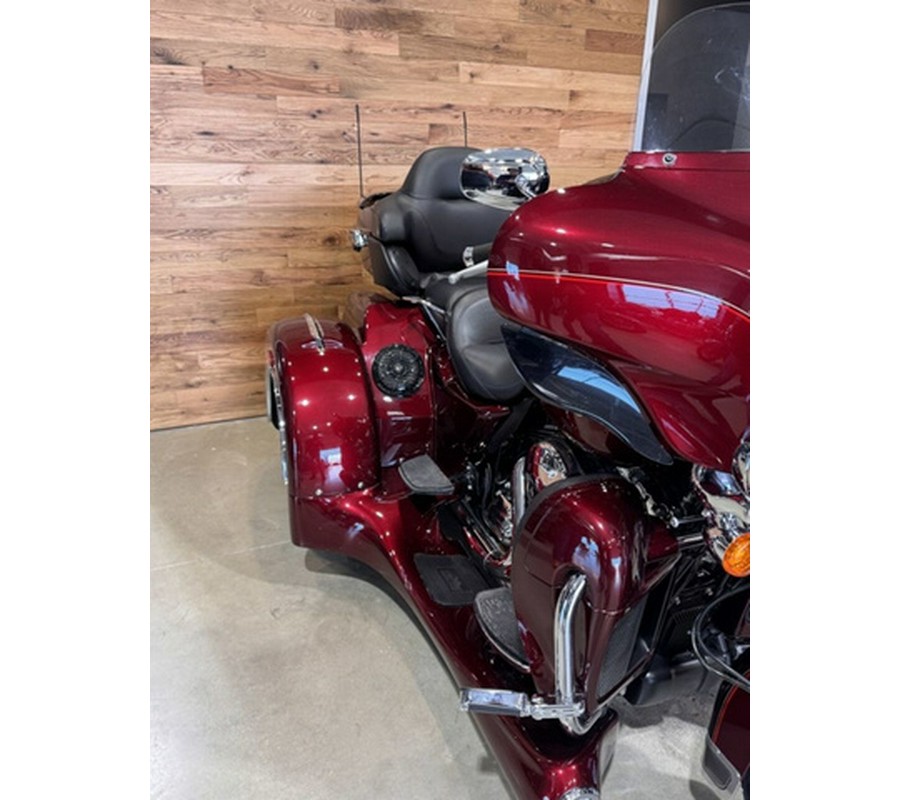 2016 Harley-Davidson Trike FLHTCUTG - Tri Glide Ultra