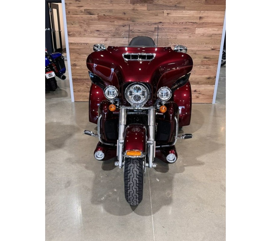 2016 Harley-Davidson Trike FLHTCUTG - Tri Glide Ultra