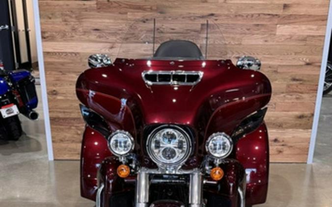 2016 Harley-Davidson Trike FLHTCUTG - Tri Glide Ultra