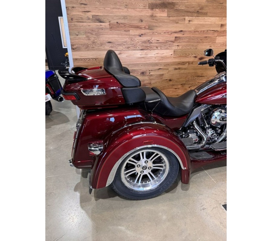 2016 Harley-Davidson Trike FLHTCUTG - Tri Glide Ultra