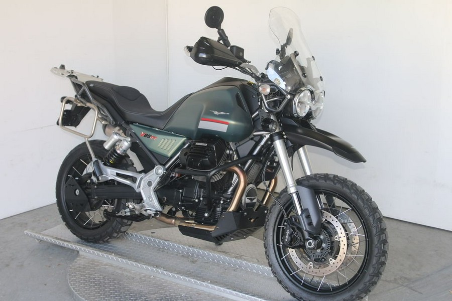 2022 Moto Guzzi V85 TT E5