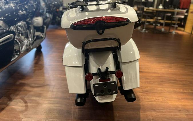 2025 Indian Pursuit Dark Horse W/Powerband Audio Ghost White