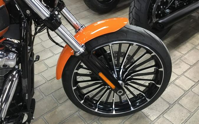 2023 Harley-Davidson® Breakout® Baja Orange