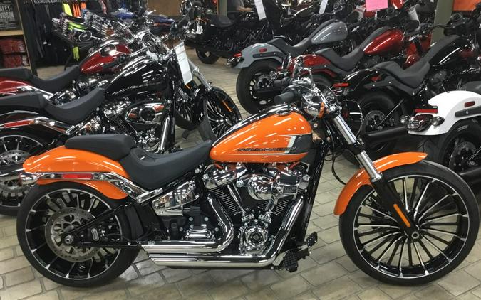 2023 Harley-Davidson® Breakout® Baja Orange