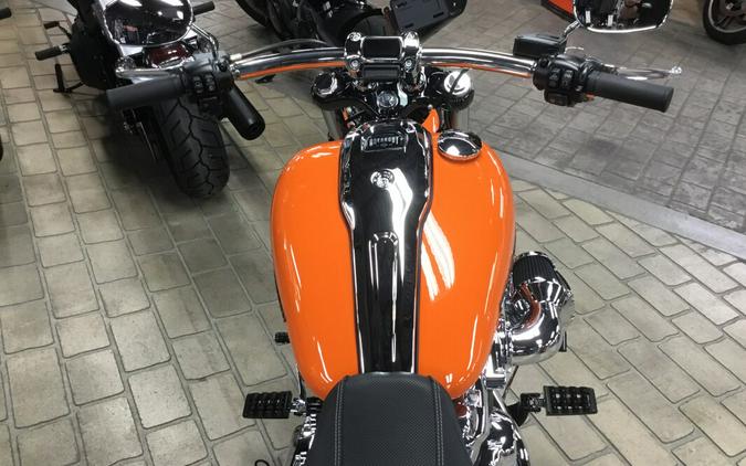 2023 Harley-Davidson® Breakout® Baja Orange