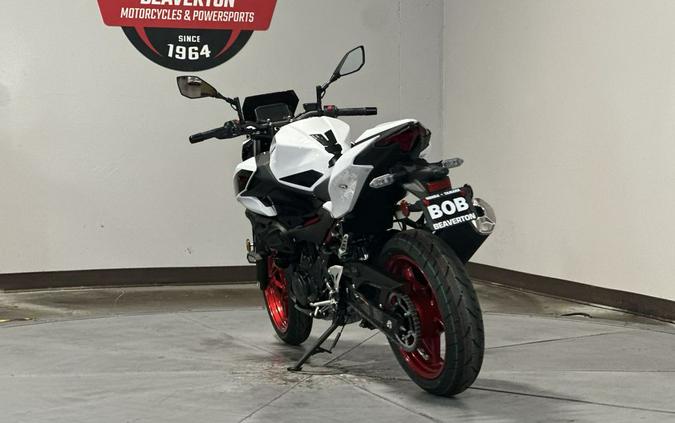 2026 Kawasaki Ninja® 500 Base