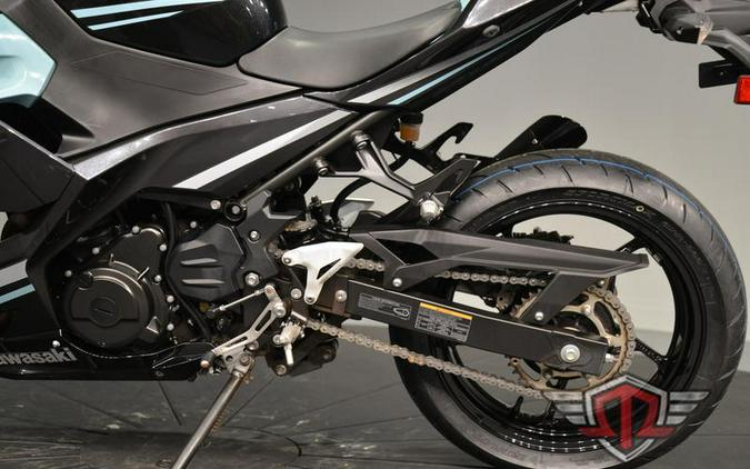 2020 Kawasaki Ninja® 400 ABS Spark Black/ Magnetic Dark Gray/ Phantom Blue