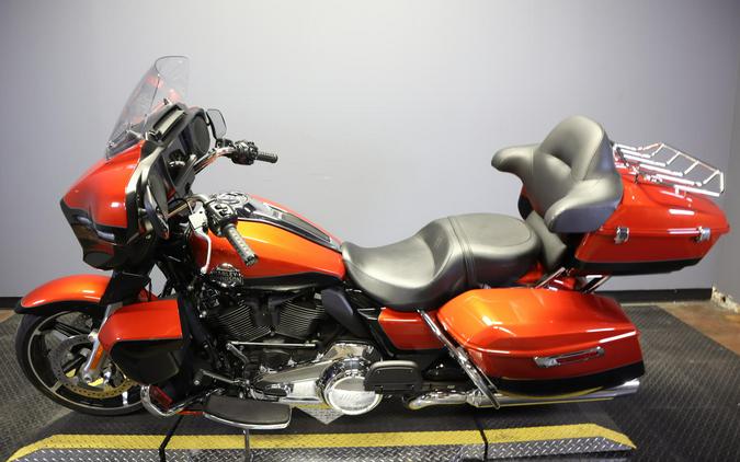2025 Harley-Davidson Street Glide Ultra Whiskey Fire / Vivid Black - Black Finish
