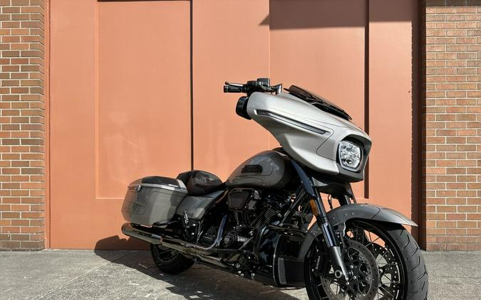 2023 Harley-Davidson CVO™ Street Glide Dark Platinum w/Pinstripe