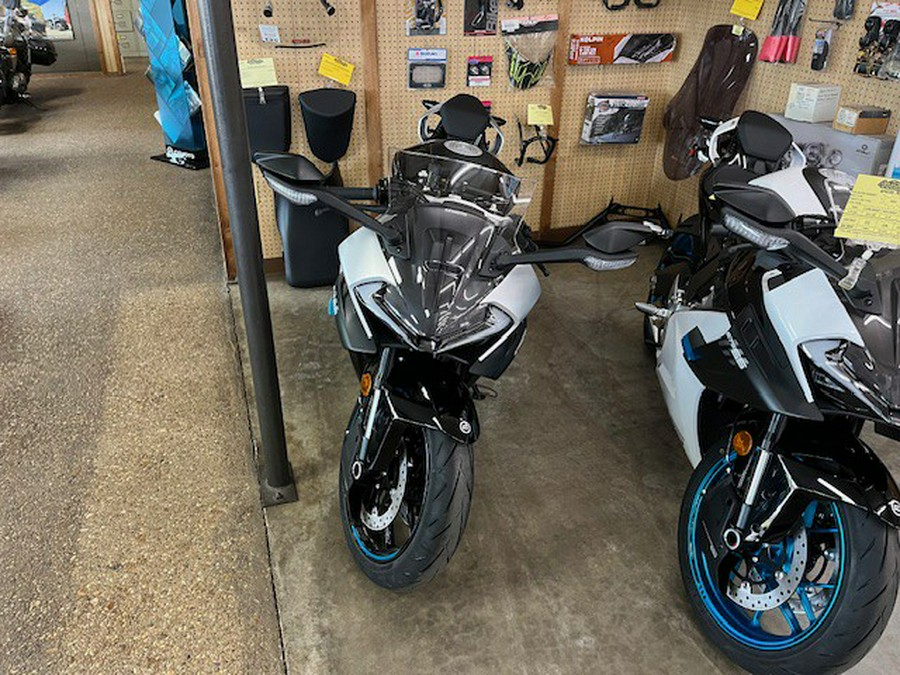 2025 CFMOTO 675 SS NEBULA BLACK