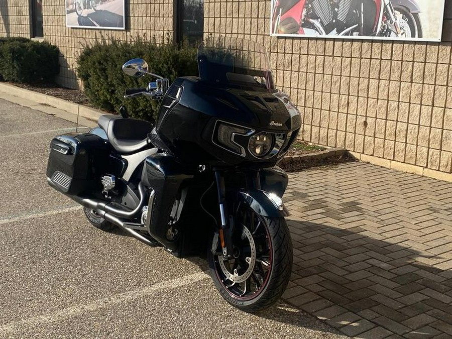 2021 Indian Motorcycle® Challenger® Limited Thunder Black Pearl
