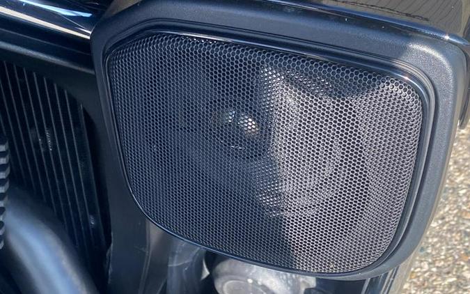 2021 Indian Motorcycle® Challenger® Limited Thunder Black Pearl