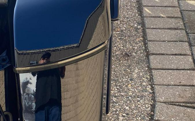 2021 Indian Motorcycle® Challenger® Limited Thunder Black Pearl