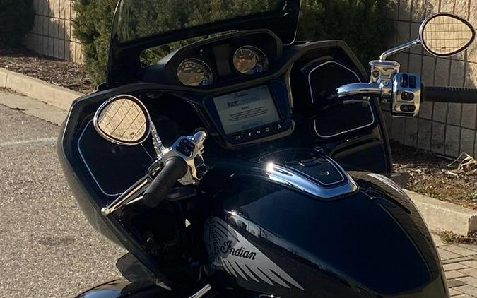 2021 Indian Motorcycle® Challenger® Limited Thunder Black Pearl