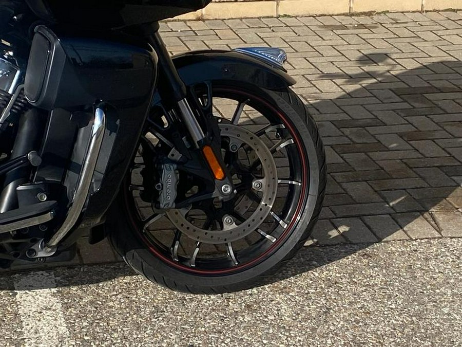 2021 Indian Motorcycle® Challenger® Limited Thunder Black Pearl